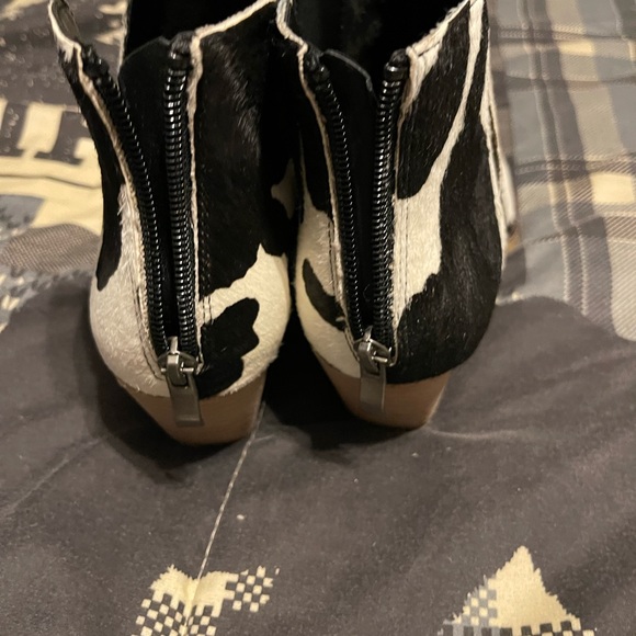 Corkys cow print hair boots size 8 - Picture 2 of 8